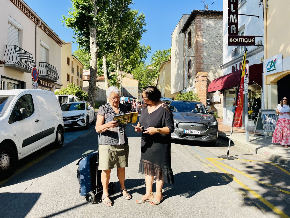 leDepartement66's tweet photo. ☕️ Bonjour #Céret ! Pour vous, le Département est là ! 
🏘️ La tournée de villes en villages se poursuit ! 
👥 Distribution des kits économie d’eau, du guide utile de nos services… 
👧🏽 Une conseillère du numérique vous accueille et vous accompagne !
🤝 RDV Avenue G. Clémenceau https://t.co/Wx2RsRzFVZ