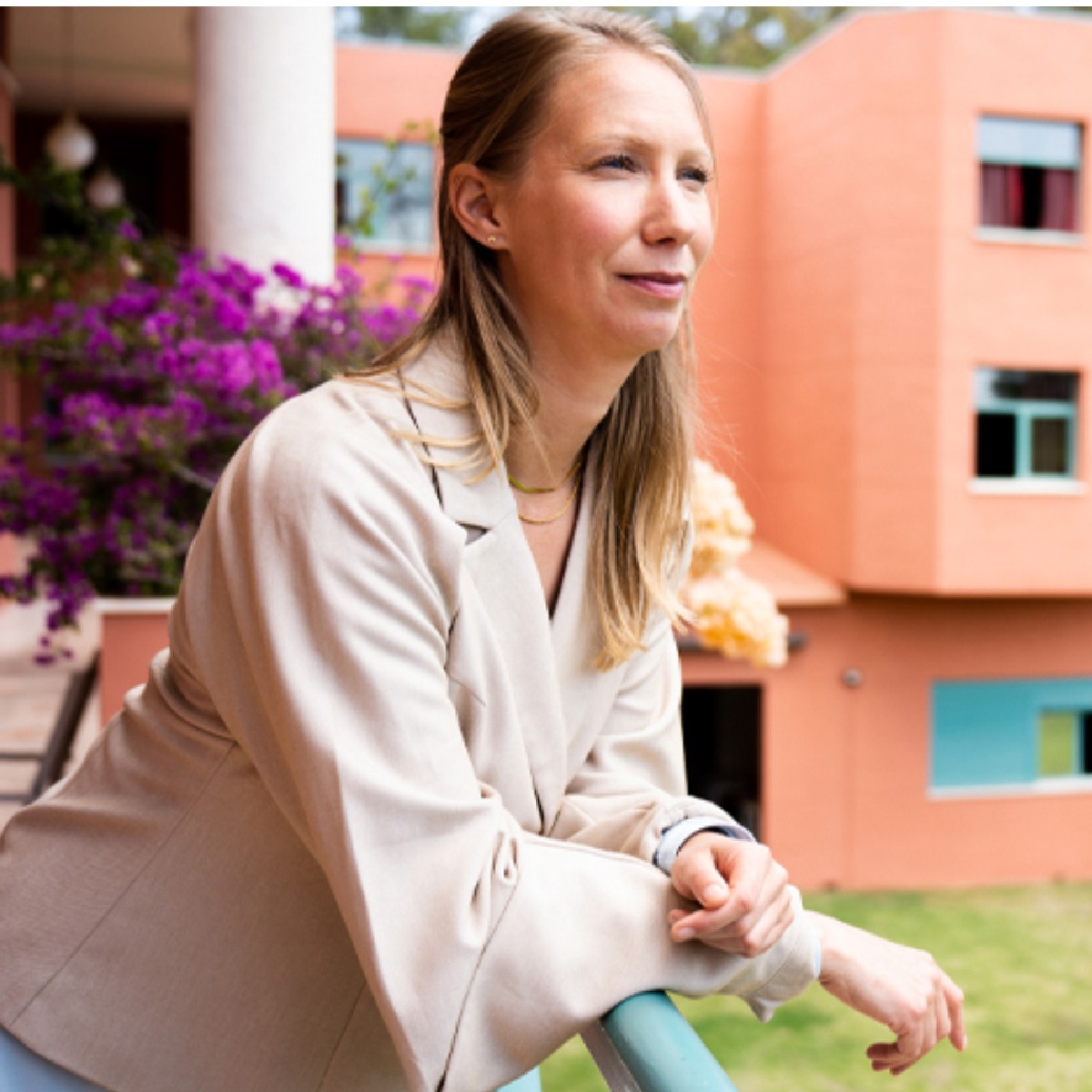 LesRochesNews's tweet photo. In what she describes as ‘an experience of a lifetime’, Vera Van Elteren is relishing the challenge of the Executive Master’s and the dividends it is already paying.
👉 https://t.co/xcKDKi967v
#ExecutiveMasters #LesRochesBlog #Hospitality https://t.co/z2Q2KYeTMX