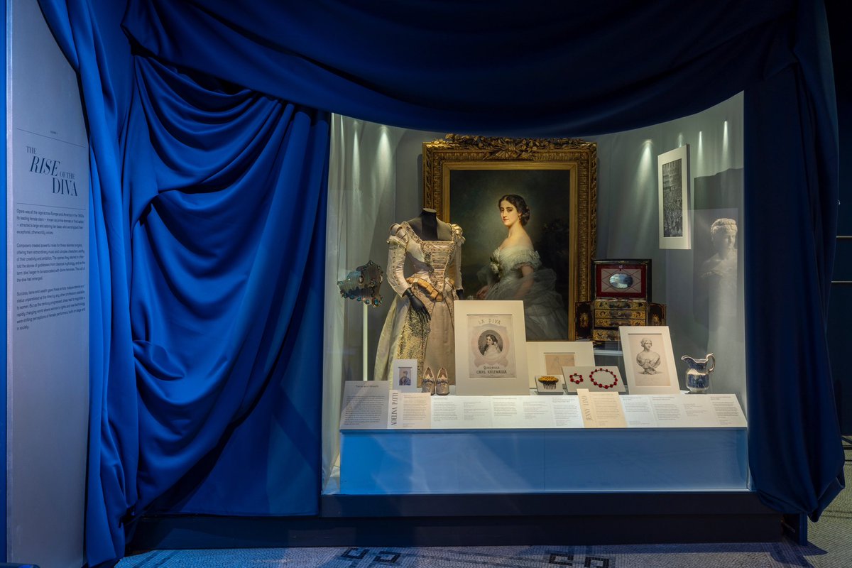 V&A tweet media