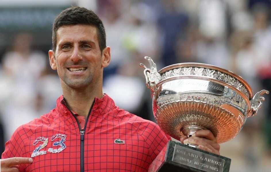 Clutch23Product's tweet photo. 🚨𝐂𝐎𝐍𝐂𝐎𝐔𝐑𝐒 🚨

Remporte cette fabuleuse photo signée par l'homme aux 23 grands chelems gagnés au tennis, a.k.a "Djoker" MR Novak Jokovic 🔥 🔥 

✅Pour participer : 

RT ce tweet 
Me Follow 
Liker ce tweet https://t.co/MvuNHXkl6q