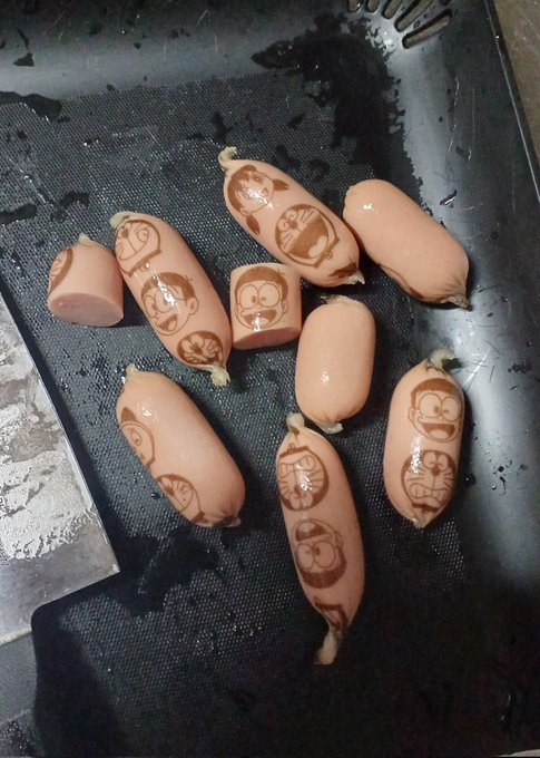 このウインナーきもぉい…