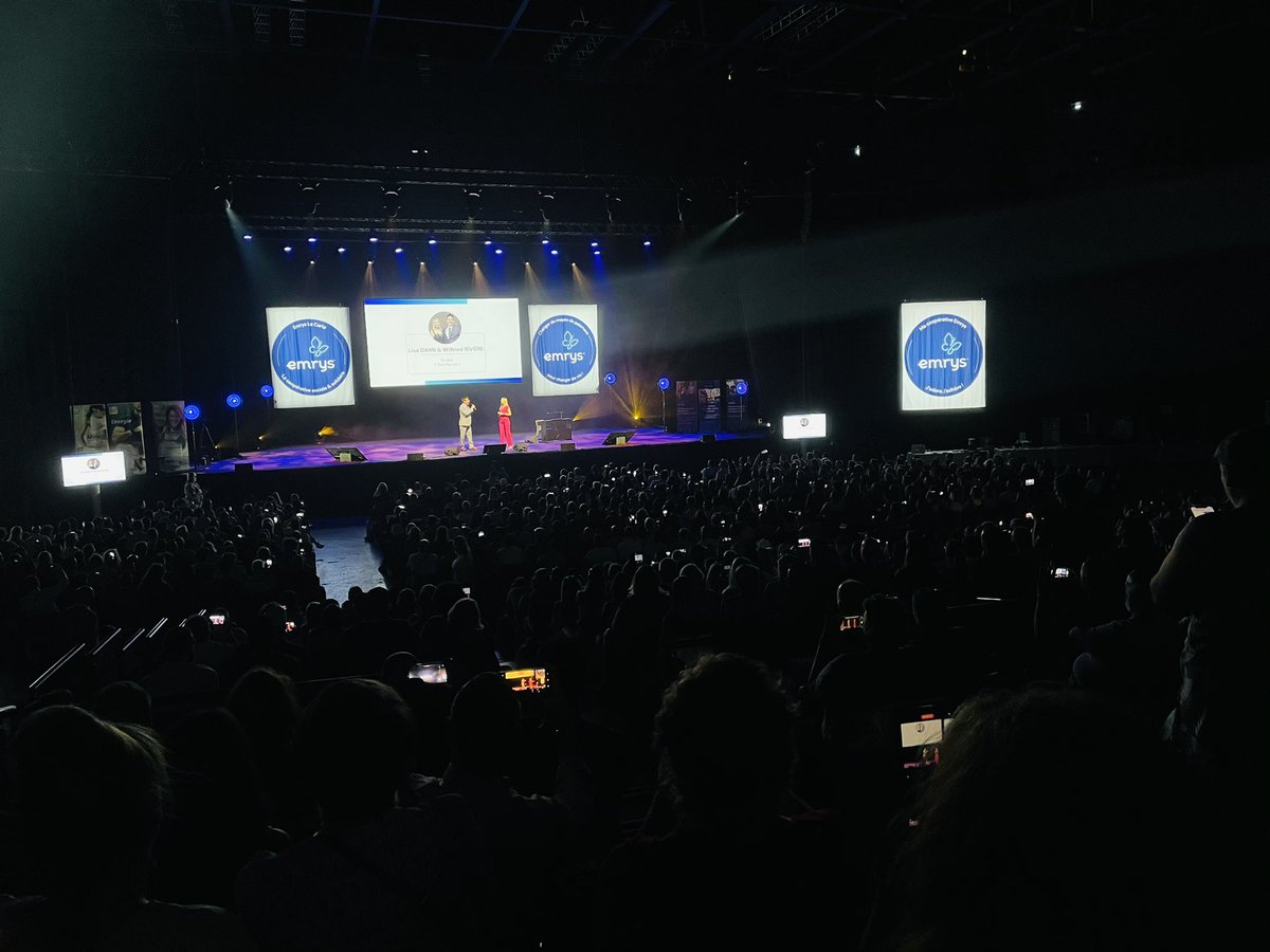 Début de la prestation de Lisa Dann au Palais Nikaia de Nice !
Merci Wilfried pour ce magnifique duo et bravo à toute l’équipe EMRYS la carte pour leur accueil !