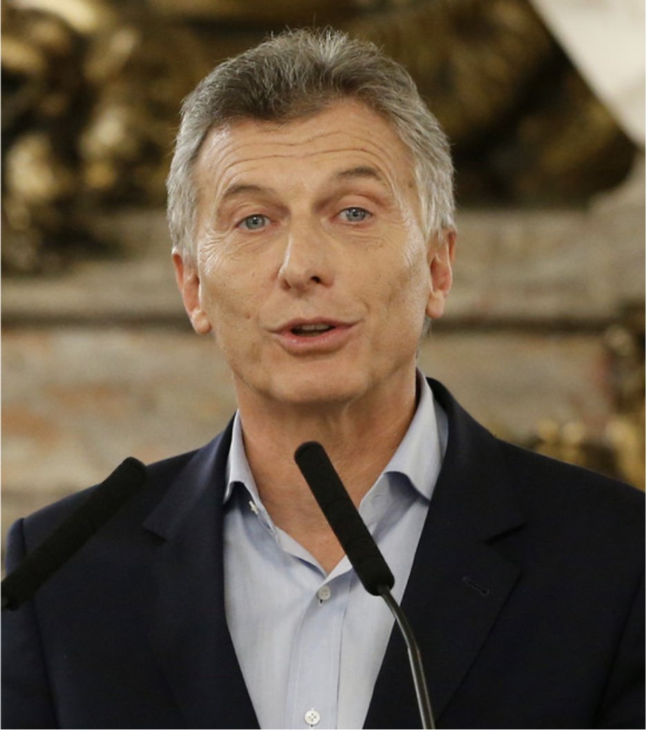 JorgeGestoso's tweet photo. "No se sabe lo que hizo con el dinero": Lula 🇧🇷 cuestiona a Macri 🇬🇹 en una Cumbre en Paris con Macron, por el préstamo pedido al FMI. Lula calificó de "irresponsable" el millonario crédito otorgado a Argentina en 2018 y pidió reformar los organismos internacionales https://t.co/IqRTZYHuJX
