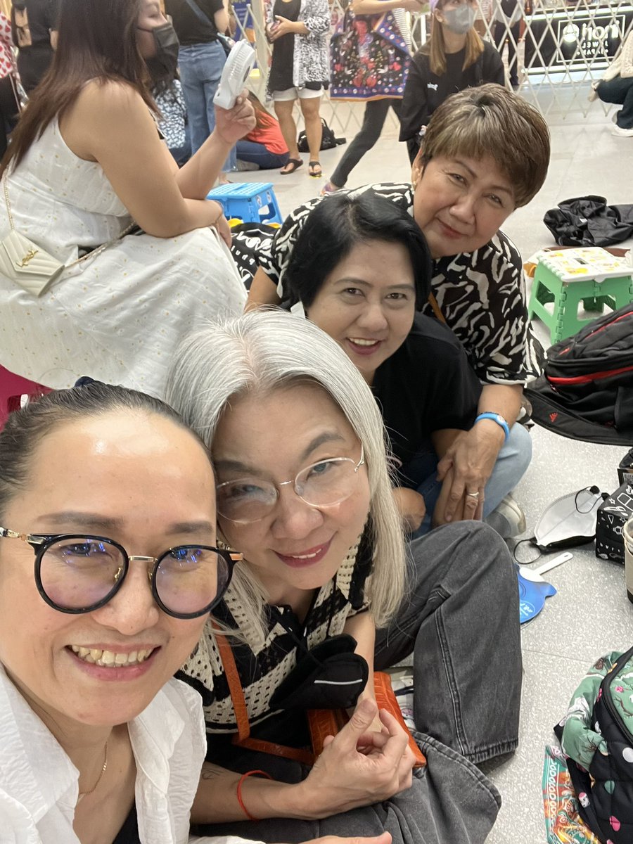 Toi553rd's tweet photo. มาคะ❤️❤️❤️
#เป๊กมีคอนที่แฟชั่น #อย่าบอกให้ใครรู้ https://t.co/OSEuyNUGwI