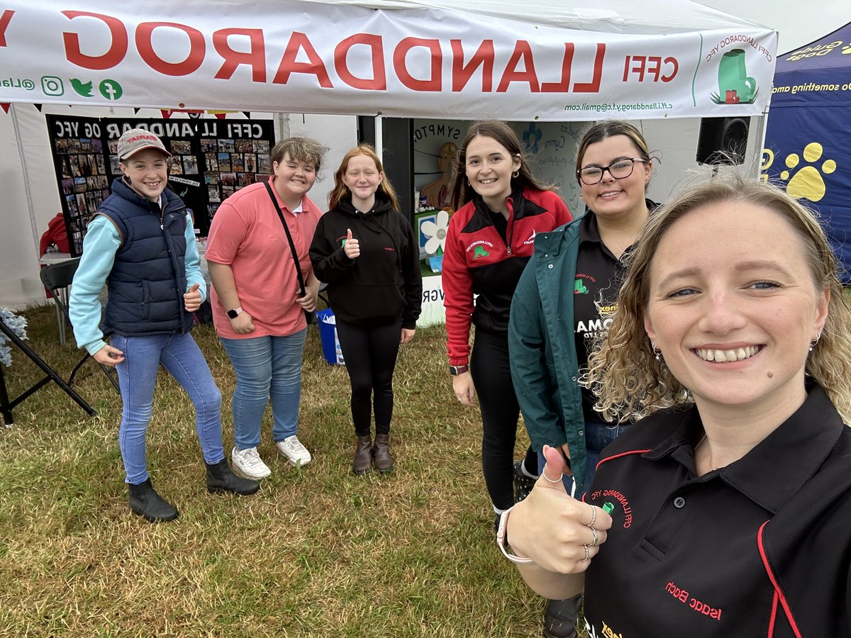 Dewch i’n gweld yn Sioe Llanddarog Show - 24/06/2023 eleni 🫶🏼

Digon i weld - a digon i ennill yn ein cystadleuaeth! Arddangosfa blodau! A Mwy!

<a href="/cffisirgar/">CFfI Sir Gâr YFC</a> 
#boisllanddarog