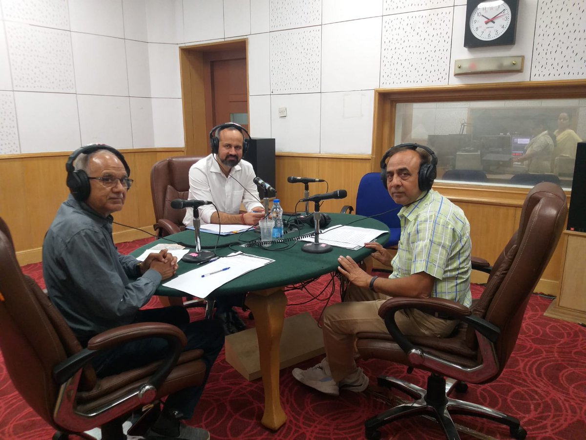 DMSouthWest1's tweet photo. A Special phone in programme at All India Radio was held on 24.06.23,Importance of Youth in Electoral Particpation abnd Phenomena of Urban Apathy by Sh. Hemant Kumar, IAS (DEO/DM,SW) &amp; Sh.VP Singh,AERO AC-36 (Bijwasan). @CeodelhiOffice 
@DMSouthWest1 @BIJWASAN2 https://t.co/YYsWdgqK1j