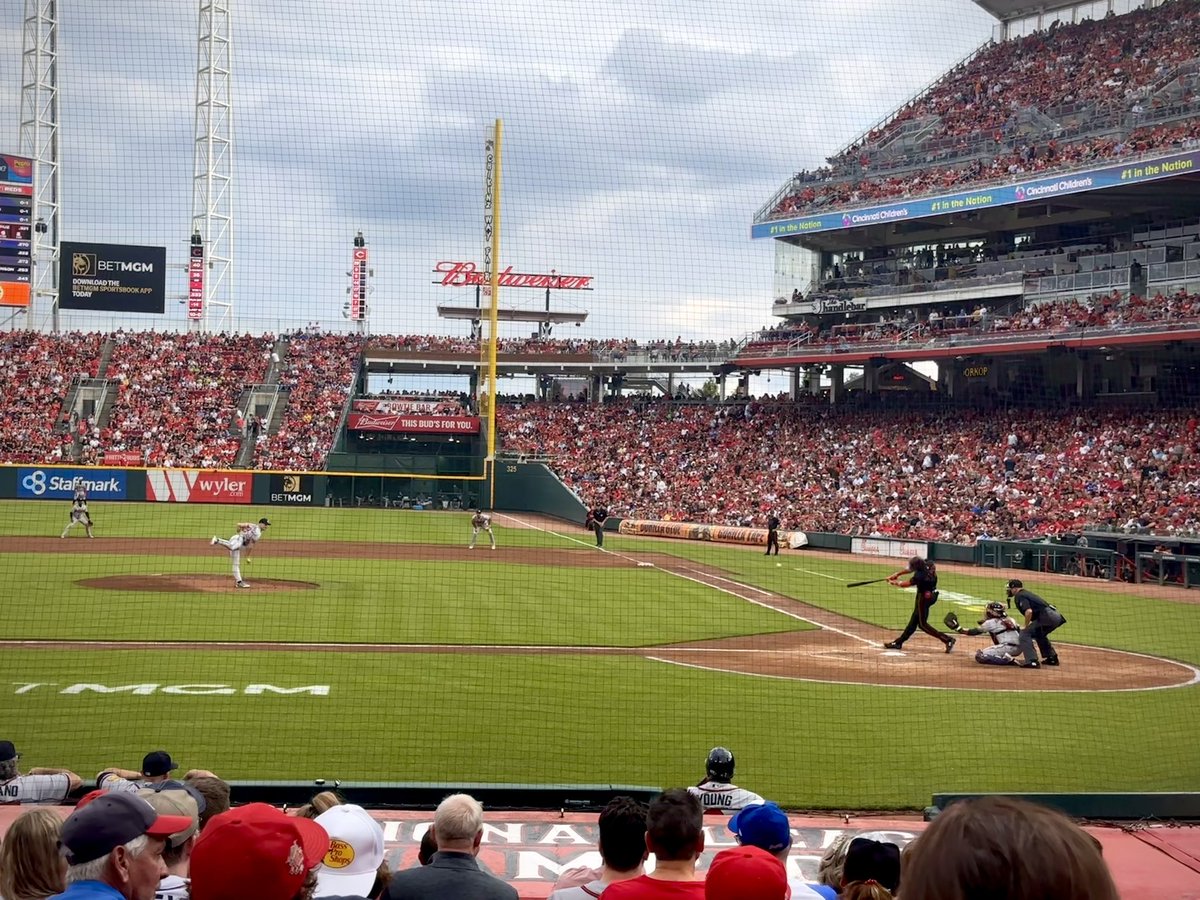 Very cool seeing #SeanMurphy and the @braves take on the @reds with the @orionsportsmedicine crew. Thanks for taking some time to connect Murph!