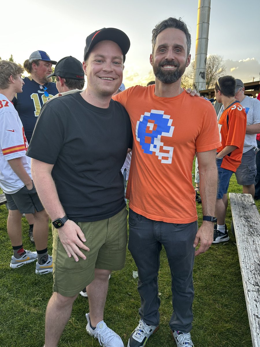 austinh213's tweet photo. It was a privilege to meet both @tomgrossicomedy and @BrandonPerna tonight! Thank you both for getting me and “Fiancé Dakota” out of the house, taking the time to chat with all that showed up, and more importantly, raise a TON of money for St. Jude!!! https://t.co/QV0Oa8o0kW
