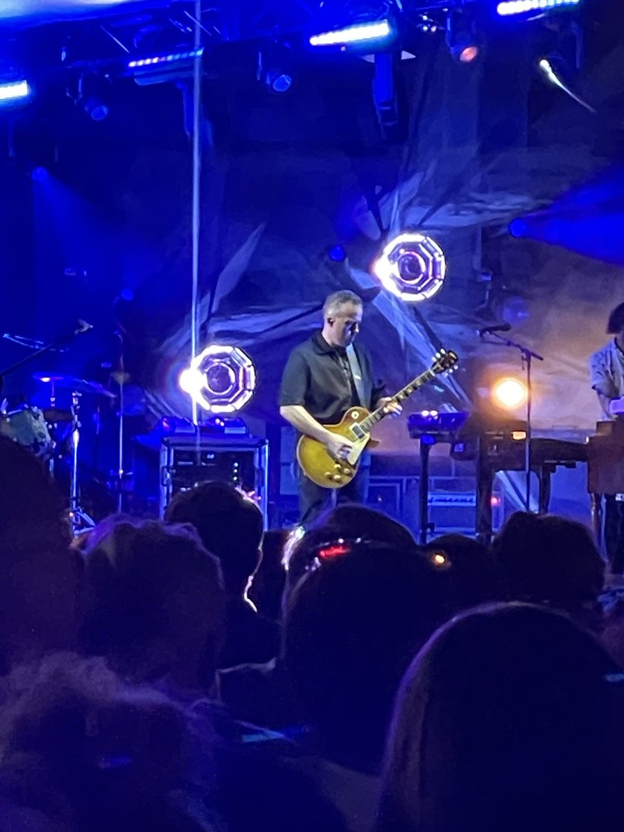 LeLarBear's tweet photo. Great show tonight by @JasonIsbell and the 400 Unit! Loved hearing the new stuff for the first time live. 

“Miles” was my favorite of the night. That one is only going to get better with each performance, and it’s already mind blowing. https://t.co/OSMyroYgtq