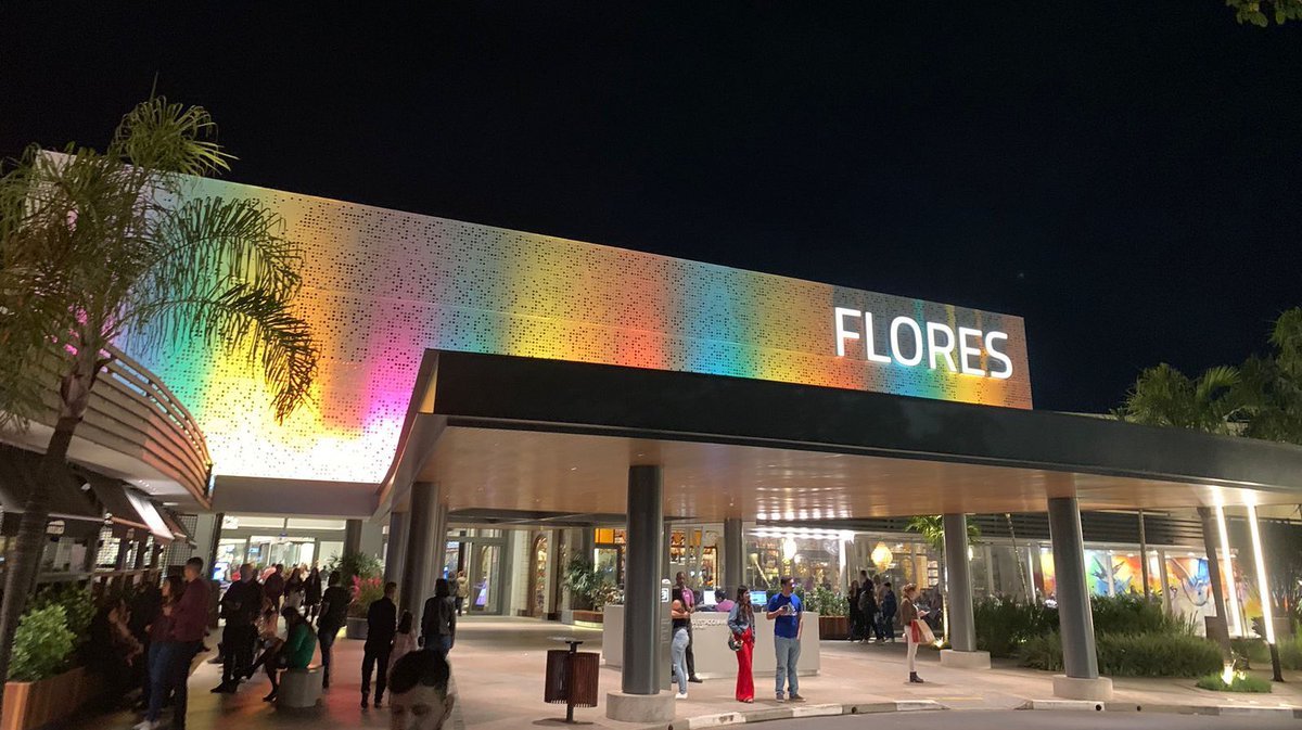MatheusScarane4's tweet photo. Shopping Dom Pedro #pride2023 https://t.co/FdEMk4fIfn