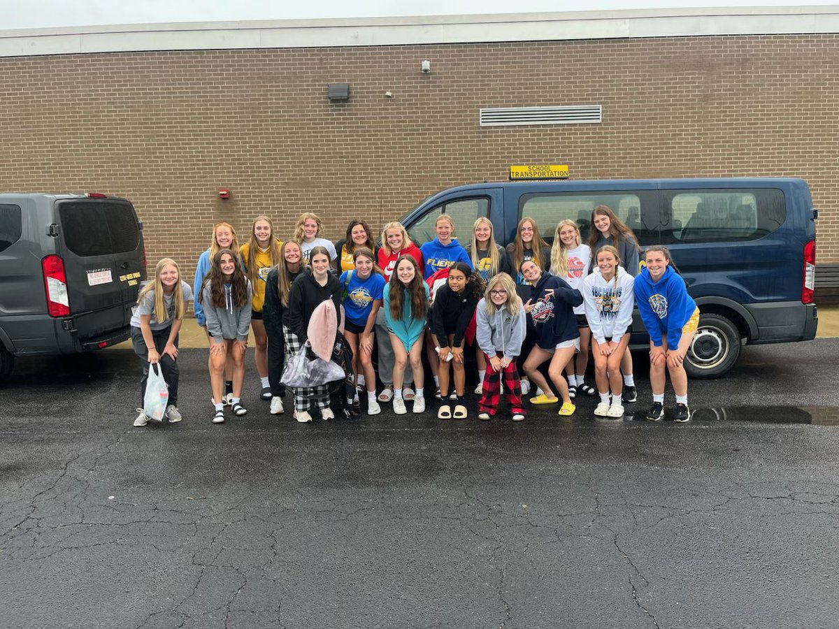 flierhoops's tweet photo. Day 1 in the 📚 Very proud of the effort given by our Lady Fliers-played against some big schools and keep fighting to the end. Great competition here in Indiana 🏀 Day by Day, Brick by Brick! 

(Will do a better job with varsity pictures tomorrow) https://t.co/GnR3xDewC2