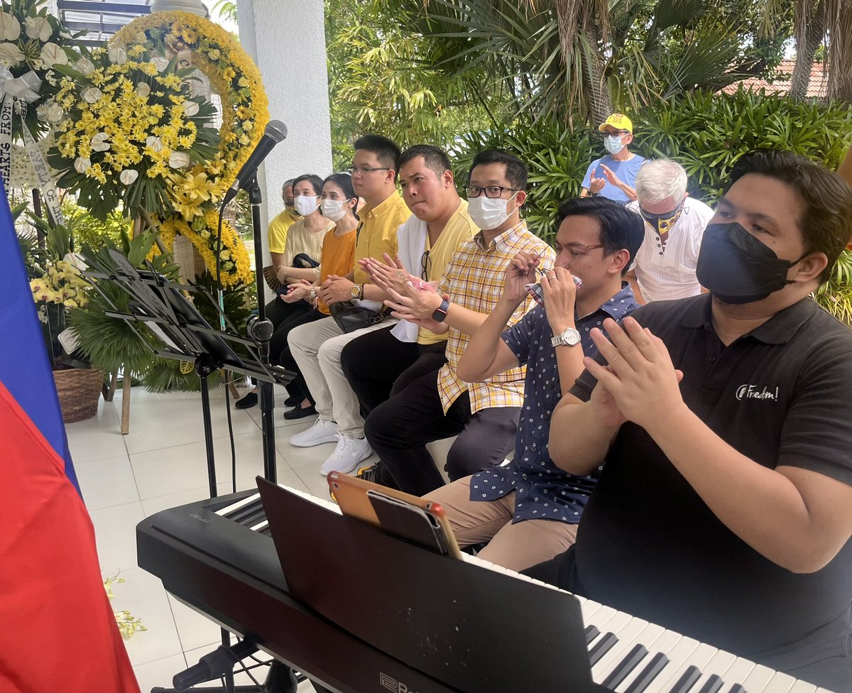 iamKatrinaSon's tweet photo. Second death anniversary ni dating Pangulong  Noynoy Aquino, inalala ng kanyang pamilya, mga kaibigan at supporters sa pamamagitan ng isang misa. https://t.co/h9usGfD6FK