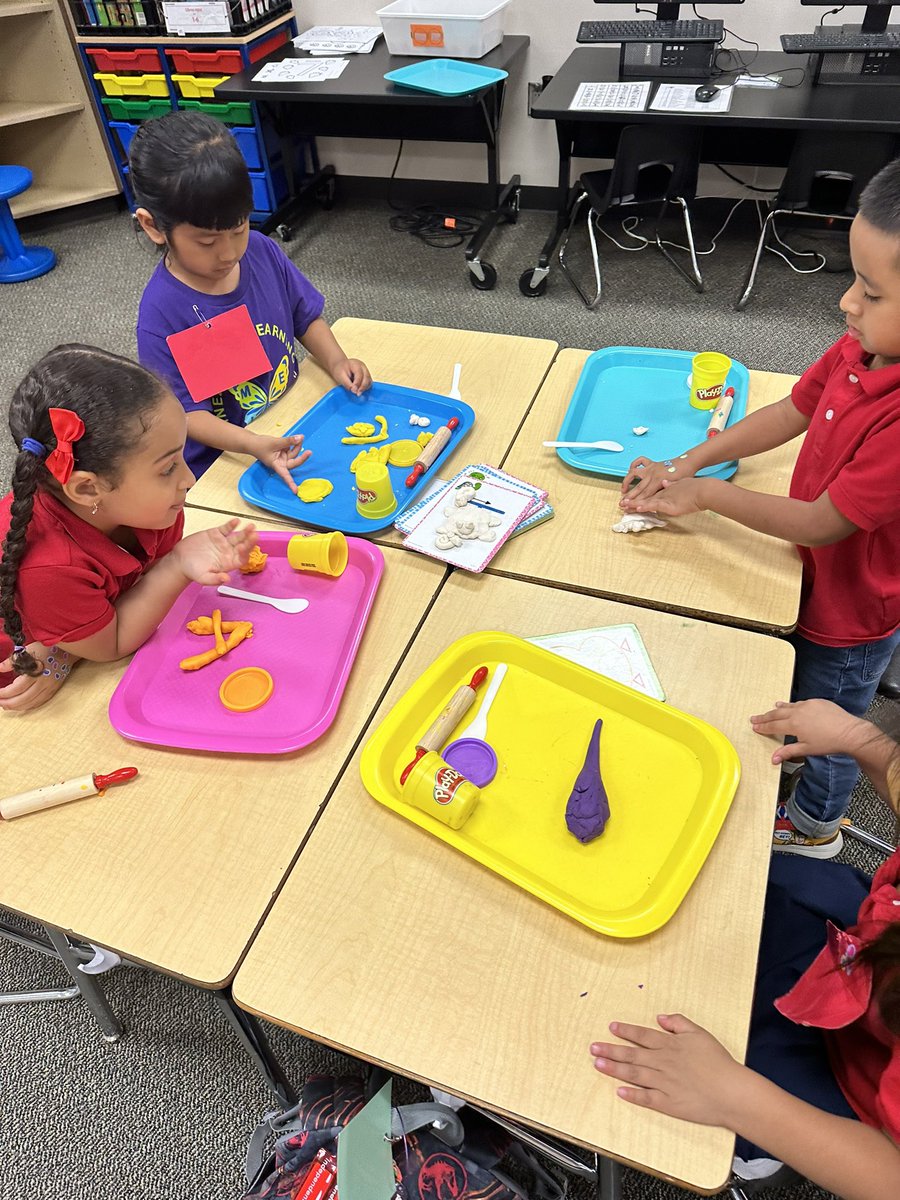 Summer School Fun our students learning and practicing during centers <a href="/AliefPreK/">Alief Early Childhood</a> <a href="/Martinez_ELC/">Martinez ELC</a>