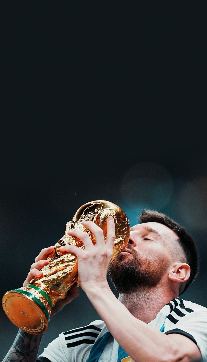 Afortunados los que estuvimos siempre de este lado. 
A quien trascendió el futbol, la magia y mi forma de amar. Gracias por darme la alegría más grande de mi vida. Feliz cumpleaños capitán campeón del mundo, te amo para siempre.