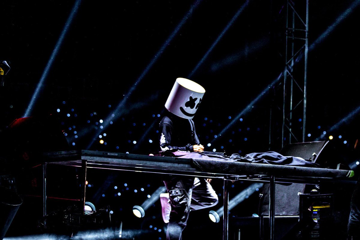 SSalvador2023's tweet photo. La rompimos durísimo con @marshmello en la inauguración de los XXIV Juegos Centroamericanos y del Caribe San Salvador 2023. 🤯🔥 https://t.co/HAOYUMC5IZ