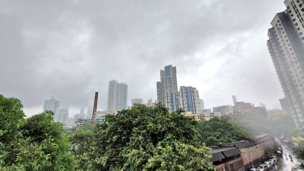 kkorde01's tweet photo. अखेर...मेघांनी आक्रमिले नभा.

#MumbaiRains #rainyday #rainyclouds #rain #rainyseason #rainydayvibes #rainyweather #rainymood #मुंबईचा_पाऊस #मुंबई #पाऊस. #मॉन्सून  #monsoon2023 #monsoonseason #monsoon #monsoonvibes #mumbaikar #morningvibes 
#monsoonphotography
#mobilephotography https://t.co/kihbyOWtSR