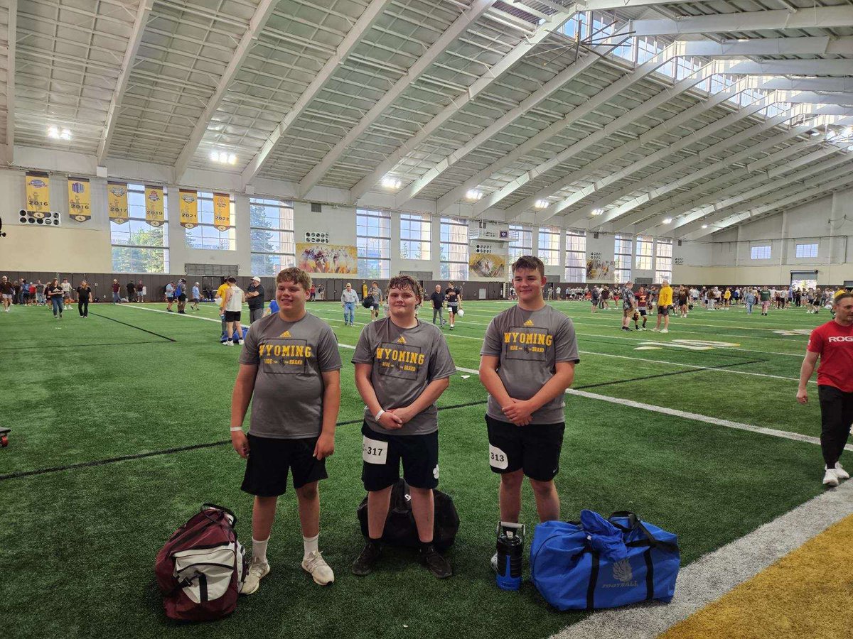 Thanks for the work today @wyo_football and to all the coaches and players. Had a great time learning and competing and can’t wait to use it this season. I’ll be back! #eagledna #soha @BroomfieldFtbl @CoachOBrien @BHSEAGLE @Gabe_Knapton @CaptainKirk02