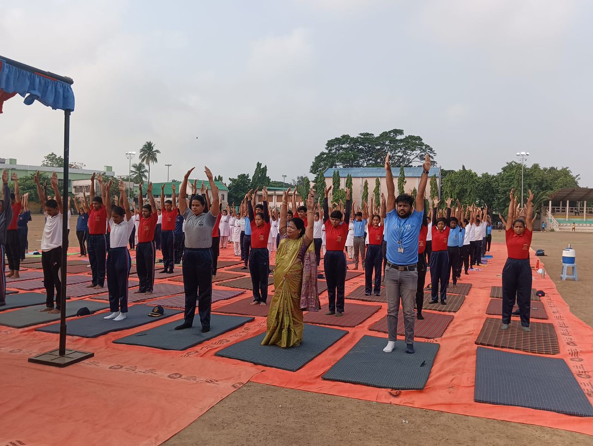 We @SATTVIC_SOUL Celebrating #InternationalDayofYoga2023 at Khllikote College Ground, Berhampur with collaboration of @HQ_DG_NCC Berhampur. #YogaforVasudhaivaKutumbakam invokes our collective aspiration for #YogaforOneWorldOneFamily.

#yoga #YogaDay #healthcare #SDGs #India