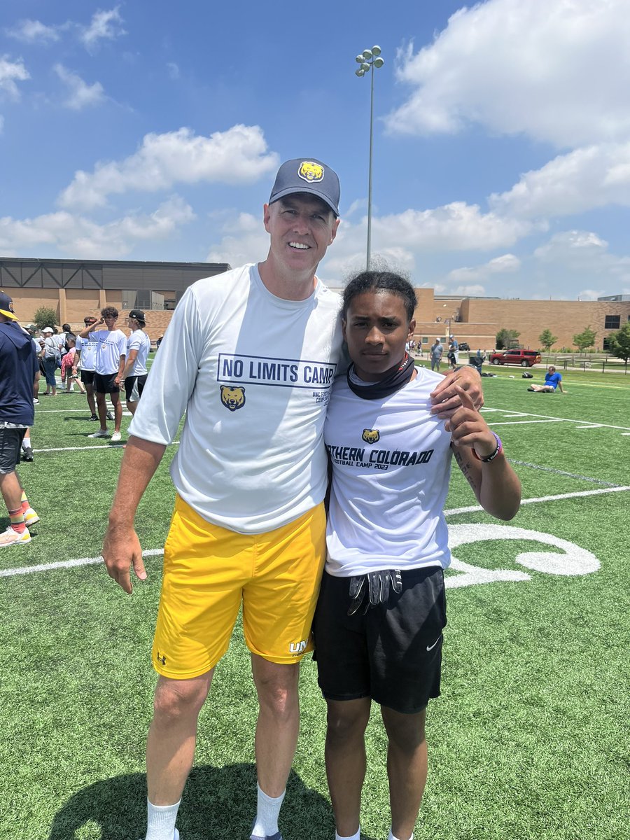 Had a great camp today up at unc🐻 <a href="/coach_smith20/">Michael Smith</a> <a href="/Ed_Gonzales53/">Coach Eddie Gonzales III</a>..go bears🐻💙