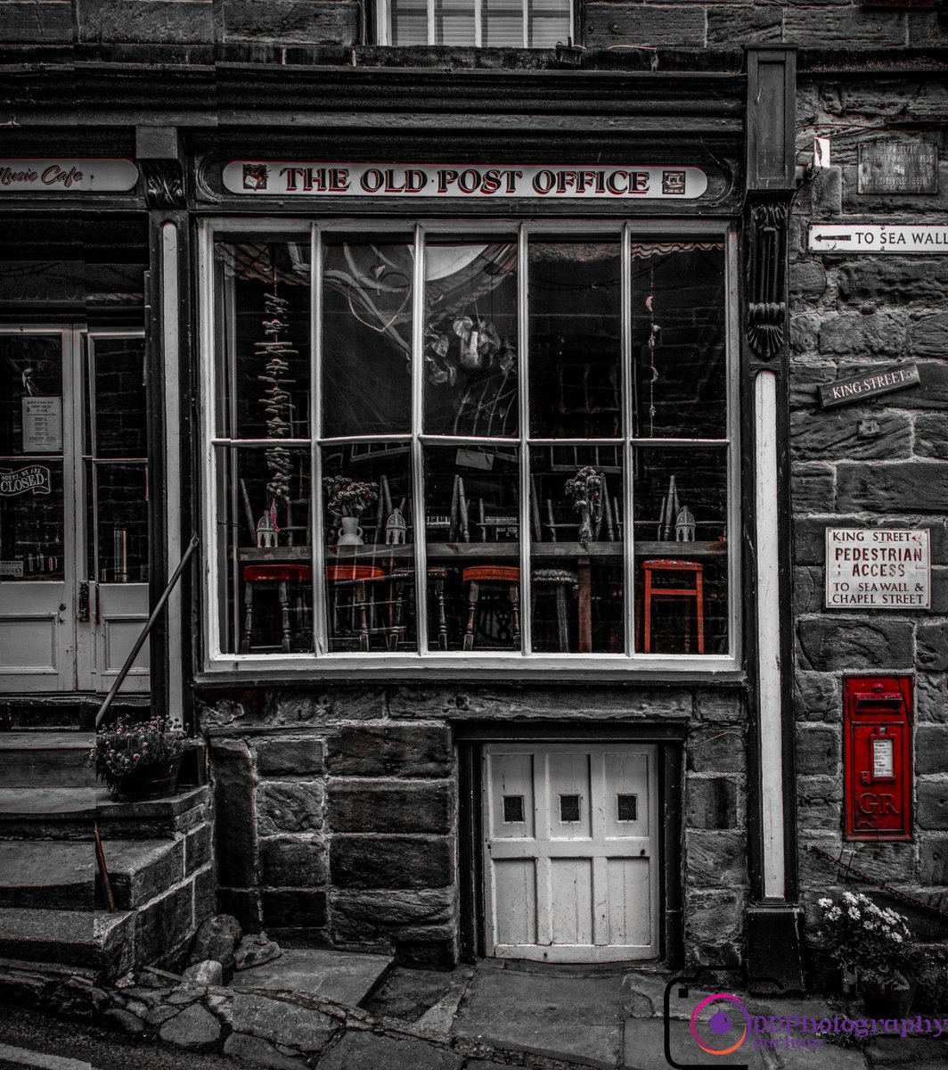 The Old Post Office Robin Hoods Bay #excellentbritain #thisprettyengland #lovegreatbritian #dreaminginpictures #robinhoodsbay #yorkshiretreasures #northyorkshire #yorkshirecoast #ukstaycation #ukvacation #ukcoast #ukcoastline #britishcoast #colourpop #yorkshirecoastline  #pretty
