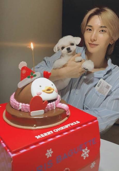 Day 4 

#LeeteukBirthdayLove 
#이특 #심쿵 #슈퍼주니어 

Shimkoong the princess🥰