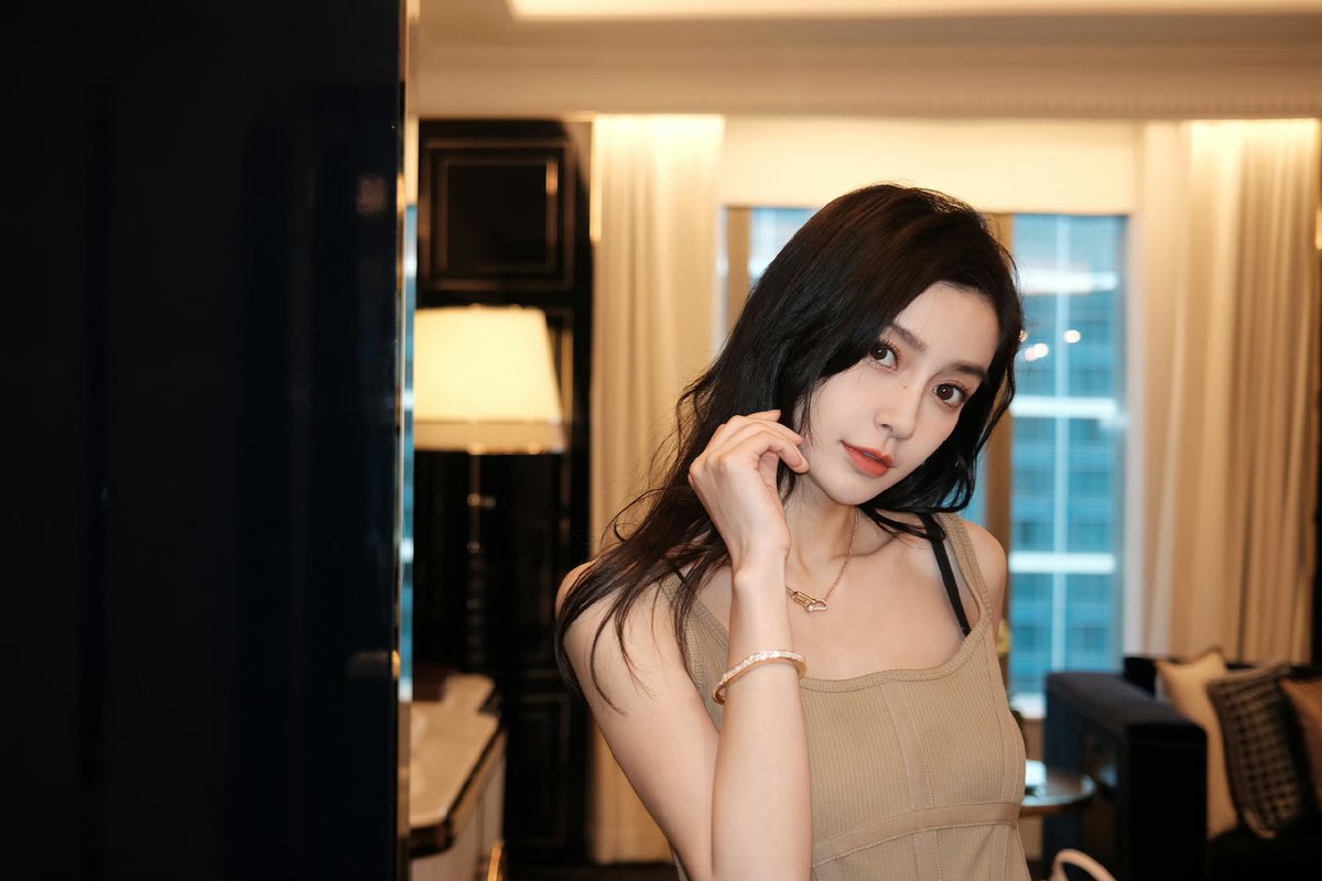 #Angelababy’s team shares new snaps