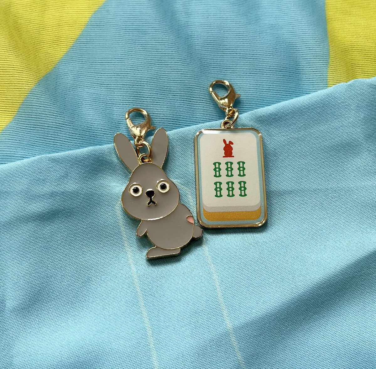 07ake20's tweet photo. #しまむら で #ラッピー 買えた🙌
冷感ケット 収納ボックス  枕カバー 2枚組ハンドタオル 2ｺsetのチャーム ♡ 11時前に着いたのにもう売切れ寸前💦  実はあとmiffyの5分丈ｽﾃﾃｺも買ったんだ🤣 snoopyがなかったからmiffyにしたんだがこれが可愛かったー😍 https://t.co/k1BI6QlmNM