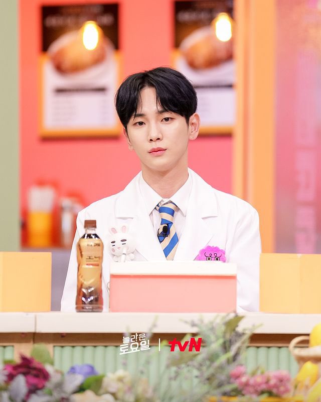 SHINee's tweet photo. 🤍키💊 <놀라운 토요일> 269회

📺 오늘 저녁 7시 30분

#KEY #키
#SHINee #샤이니
#놀라운토요일 #tvN https://t.co/mQlwfzbAJO
