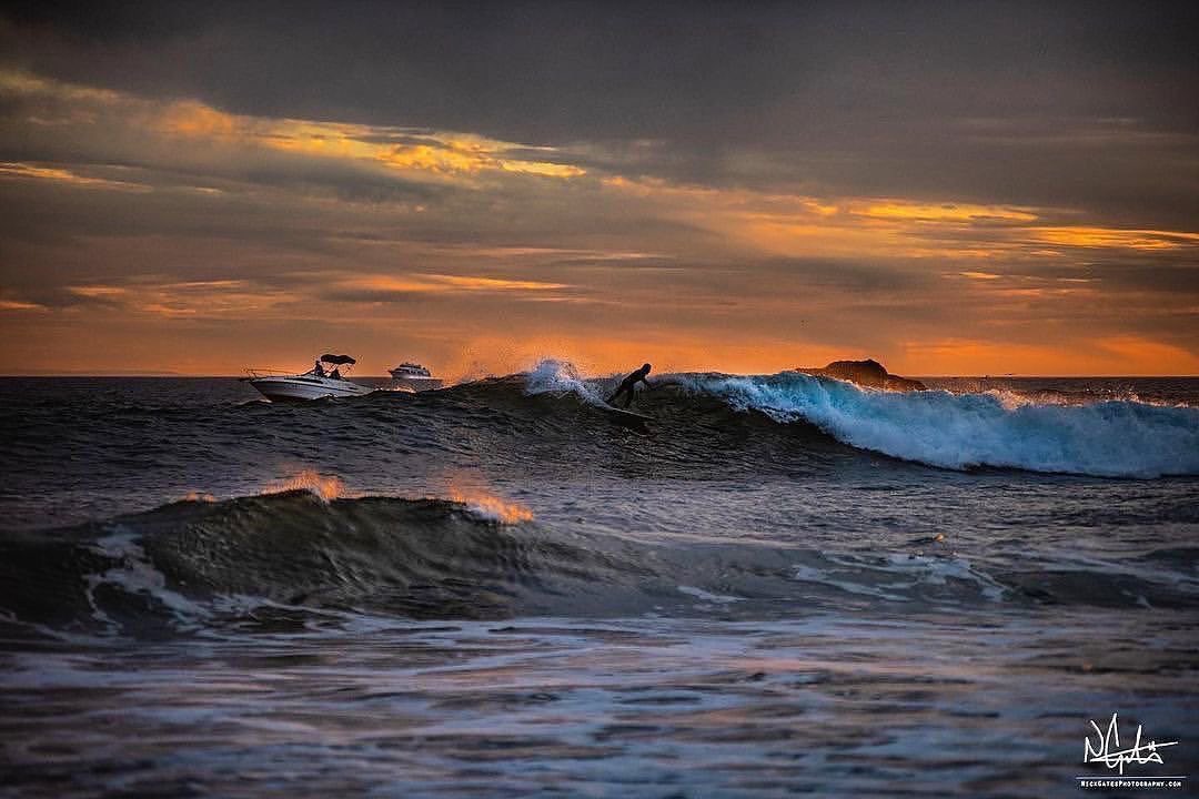 NickGatesPhoto's tweet photo. Doesn’t get much more Dana Point than this, Killer Dana firing, local boaters, and Catalina Express on its way back in to the harbor. #danapoint #surf #surfing #boats #foshing #sunset #energy #positive #beautifulday #nickgatesphotography #nikonnofilter #52weeksofnature https://t.co/daJGv6uGjN