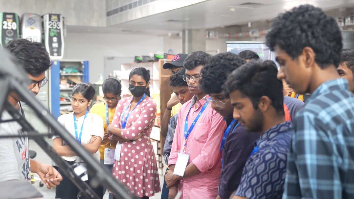 A few days back, we had the pleasure to host the next bright IITians at our workspace in the Sudha and Shankar Innovation Hub, courtesy of @askiitm #DemoDay
They gained an insight into the wonderful experiences one can gain from a competitive environment like #FormulaStudent