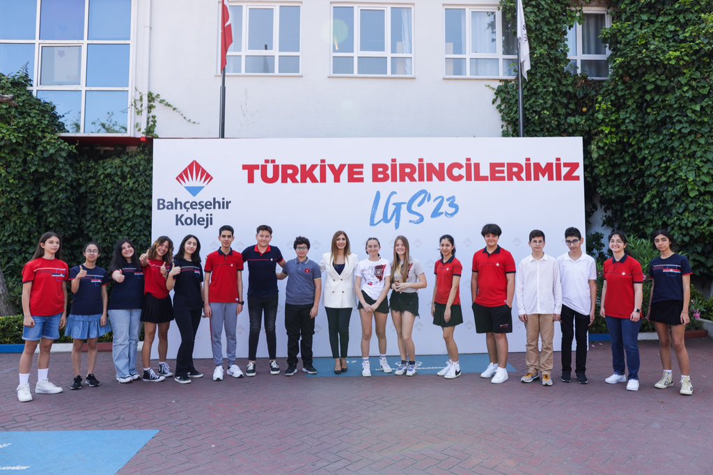 “Bahçeşehir Koleji LGS’de 58 Türkiye Birincisi çıkardı” - Eğitim Haberleri 

👉🏻 dha.com.tr/egitim/bahcese…