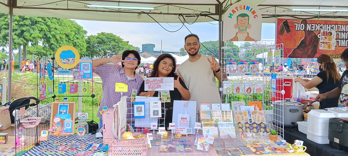 We're open till 12 midnight! Metro Manila Pride March @ Circuit Makati 🌈💖

Here with @leizybuzy @sun0g_baga @IskolarPride 💖🔥

#TAYOangKULAYAAN
#MMPride #PrideMarch2023 
#Pride2023 #PrideMarch