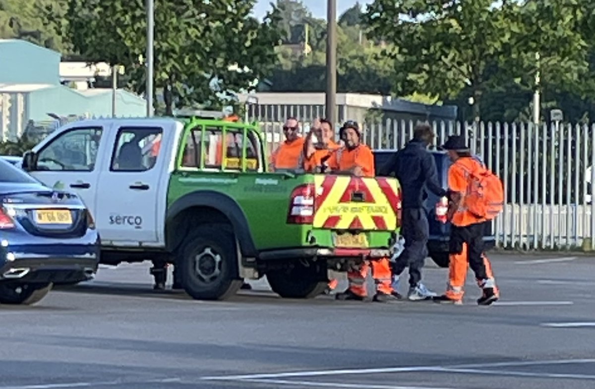 justinejonesGMB's tweet photo. @SercoESUK using SCAB labour from Serco Milton Keynes! #SercoSandwellStrike    @SercoGroup can’t afford a decent pay rise for staff but can afford to pay inflated rates for staff to travel across the country! #ScabLabour https://t.co/16Z1eQ5ZRc