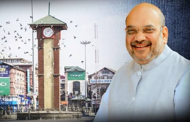 KashmirScan's tweet image. #AmitShah reaches Lal Chowk to lay foundation stone for ‘Balidan Stambh’ 
@HMOIndia @OfficeOfLGJandK 
#Balidhan #Stambh #Lalchowk #PratabPark