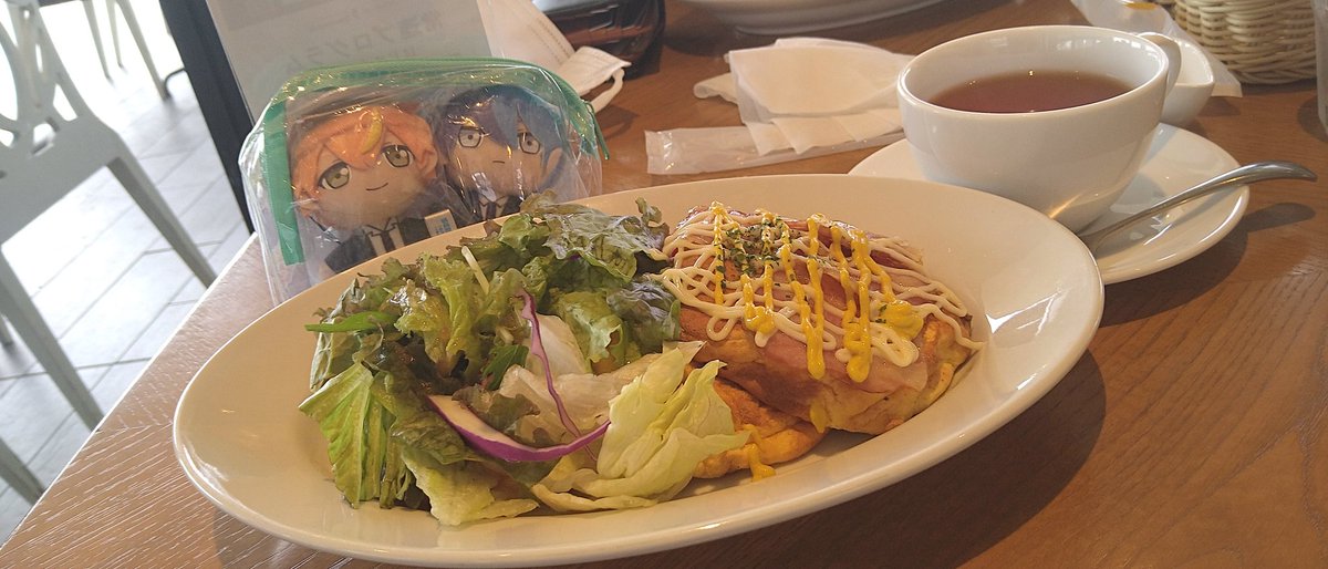 iyou1984's tweet photo. 地元のカフェに行ってきた🎵
BLTパンケーキ美味しかった🥰
バナナパンケーキは娘が食べてたΨ( 'ч' ☆)
#LightCafe https://t.co/ueLrEOUJFQ
