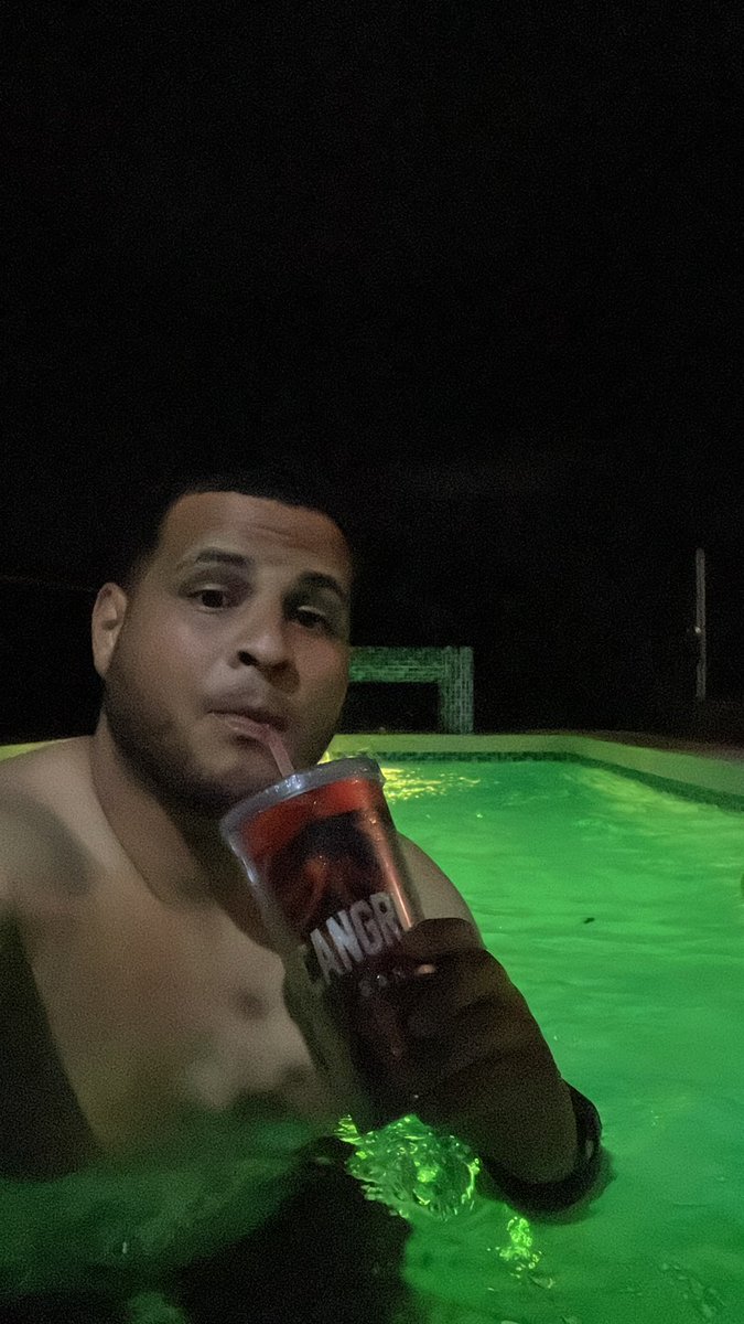 CartgenaB's tweet photo. Noche de San Juan https://t.co/vPMds0dVa7