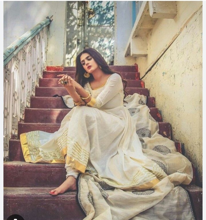 Radhya_S's tweet photo. वक्त बेवक्त छोटी छोटी खुशियों के संग,
कुछ आधी अधूरी ख्वाहिशें भी ज़रूरी हैं ।
इन आधी - अधूरी हसरतों से ही तो
हमारी जिंदगी की खुशियां होती पूरी है ||

इच्छाओं और उम्मीदों के इस सफ़र में
सिर्फ़ एक दिन और रात की दूरी है ,
इन आधी - अधूरी हसरतों से ही तो
जिंदगी होती हमारी पूरी है ।। https://t.co/e8VBd0fpRt