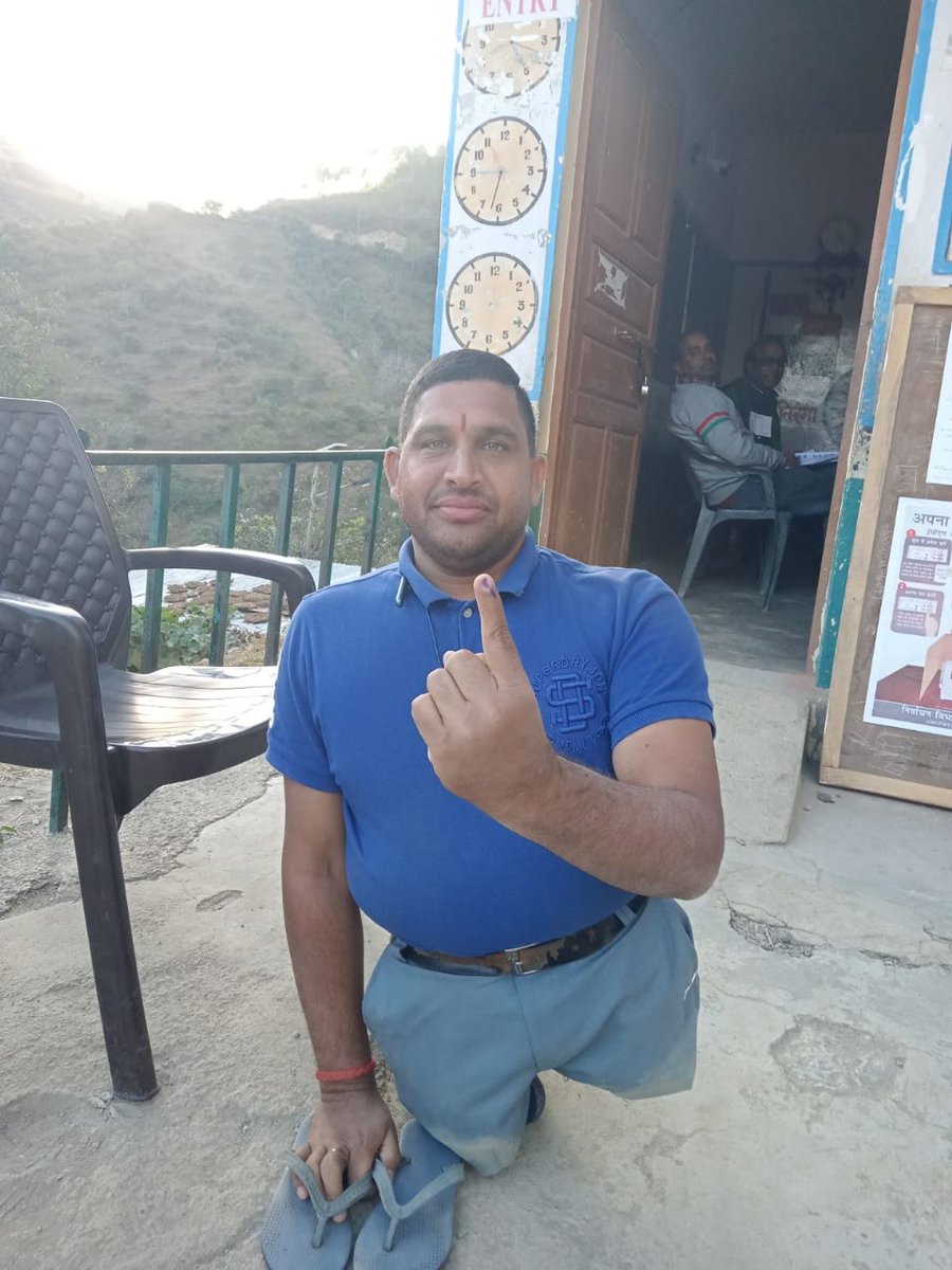 A Mark of Empowerment: PwD voter proudly showcasing his inked finger

Caption This Photo! 📸

Frame an interesting caption for this picture and send your comments by Thursday. Get a chance to get featured on our page! 

#CaptionContest #ECI #Contest #ParticipateToWin