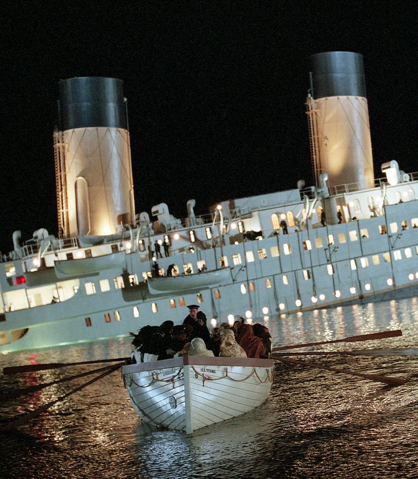 diziplusorginal's tweet photo. James Cameron: "Titanic enkazına tam 33 kez gittim. Gemide kaptandan bile daha çok vakit geçirmişimdir. Denizaltı olayını Titanic'in batma sürecine benzetiyorum." https://t.co/qCG6qmBFPw