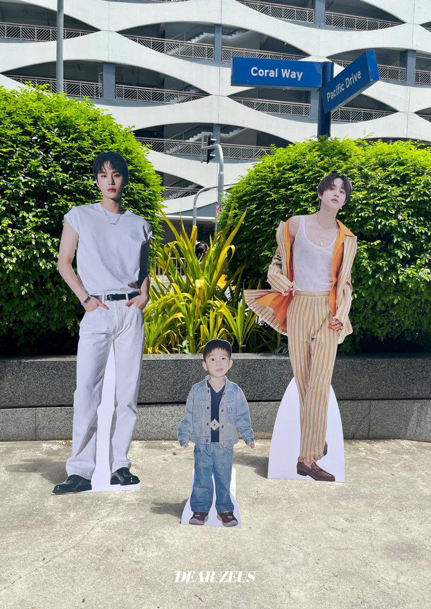 Jungwoo standees!! 🥰

<a href="/JungpsPH/">﹙𝓢﹚ugar 𝗥𝘂𝘀𝗵 🍭</a> 
#JUNGWOO #정우 
#StrawberrySaturdaywithJungwoo 
#NCTDoJaeJung_Manila #DJJ_PerfumesManila