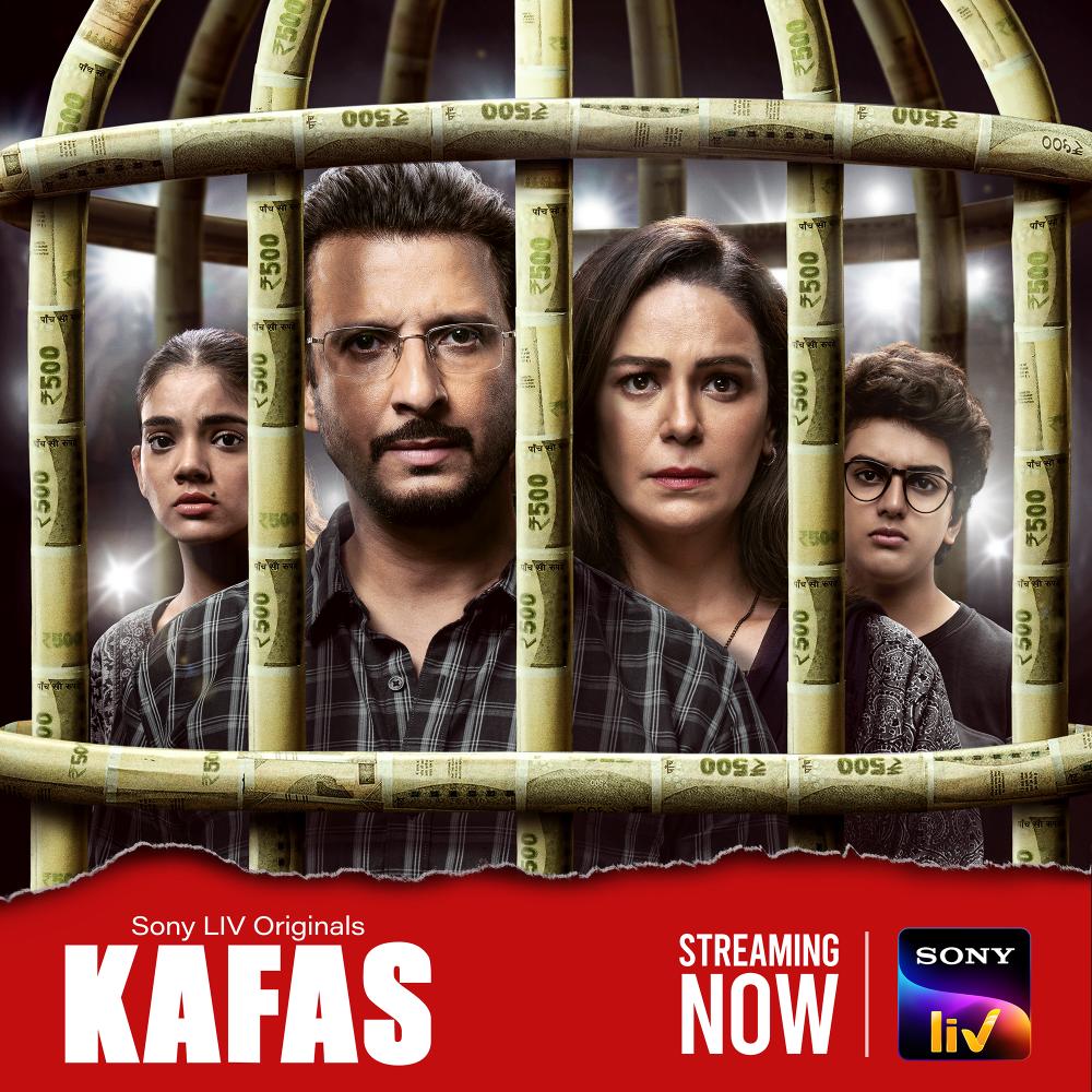 A family trapped in the dilemma between morality and money!💷🤐

#Kafas streaming now on Sony LIV.

#KafasOnSonyLIV

@SonyLIV @SonyLIVIntl @ApplauseSocial #MadibaEntertainment @nairsameer @deepaksegal @sahil_sangha @TheSharmanJoshi #MonaSingh @VivanBhathena @preetijhangiani