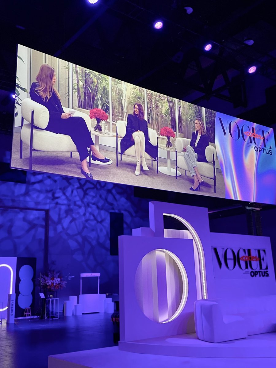 asthasingh's tweet image. Thank you Christine @voguemagazine @vogueaustralia for the insight into your career path #leadership #mentoring #teambuilding #creativity and the power of collaboration #voguecodes #VogueBusiness #vogueteam @christinecentenera