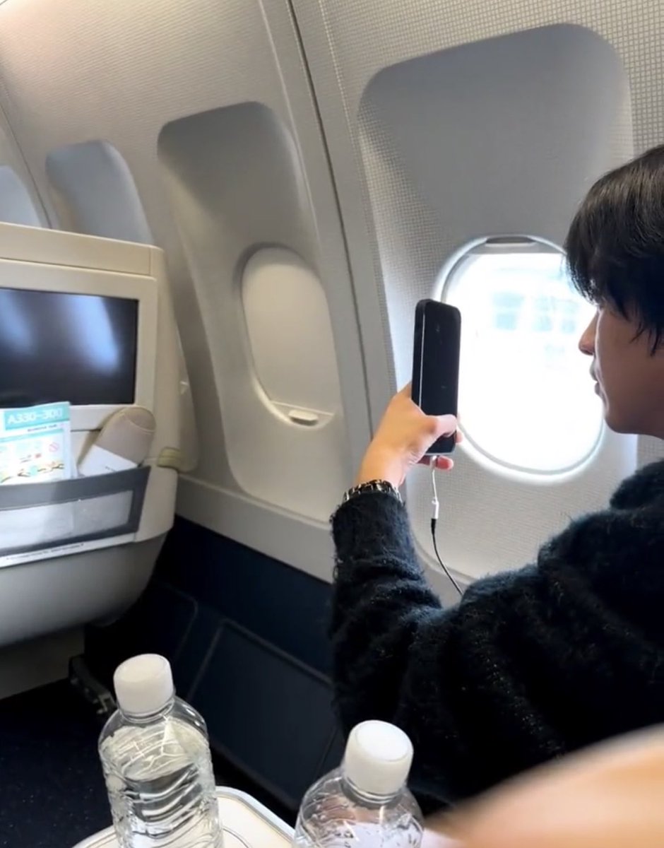 risa 𝄞𝄢 on Twitter "haechan “99 of the time i’m sitting next to mark