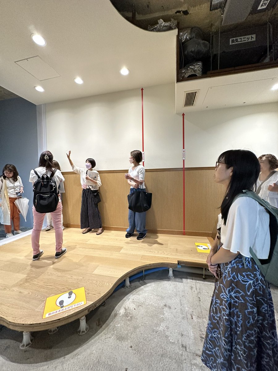 at_reform's tweet photo. @リフォーム 中の人です。大阪ガスさんのNext21マンション見学会に参加いたしました。
配管などの何かとスケルトンで、築30年以上のマンションにも関わらずどの部屋も古さを感じない。リフォームもしやすい構造マンション。解体→建て直しのコストや廃材の地球負荷を考えリフォームし易さの研究が凄い https://t.co/A1evNtfwk5