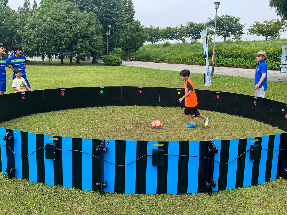 bellmare_staff's tweet photo. ／
2023 #コパベル
イベント開催中⚽
＼

小さなお子様もお楽しみいただけます👦
本日と明日も開催していますので、ぜひご参加ください✨

✅詳しくは👉
https://t.co/l7LPRDdR2a

#bellmere #ベルマーレ https://t.co/UutMTiSR0O
