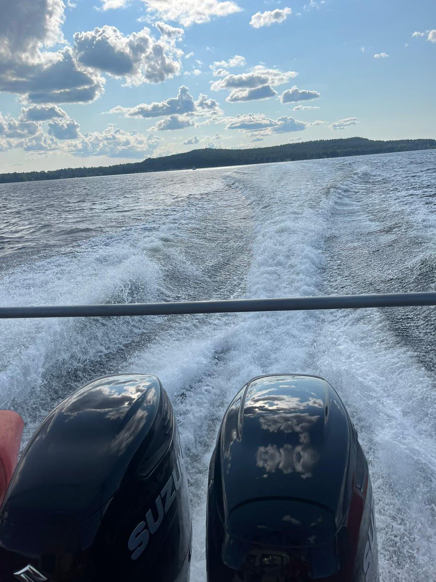 SARLahti's tweet photo. #operaatiomeritähti eli meripelastajien juhannuspäivystys käynnistyi torstaina. Keikkaa on riittänyt jonoksi asti sekä Vesijärvellä että Päijänteellä. #sar #pvvesijärvi #pvteemu https://t.co/5yLyEFcvCR