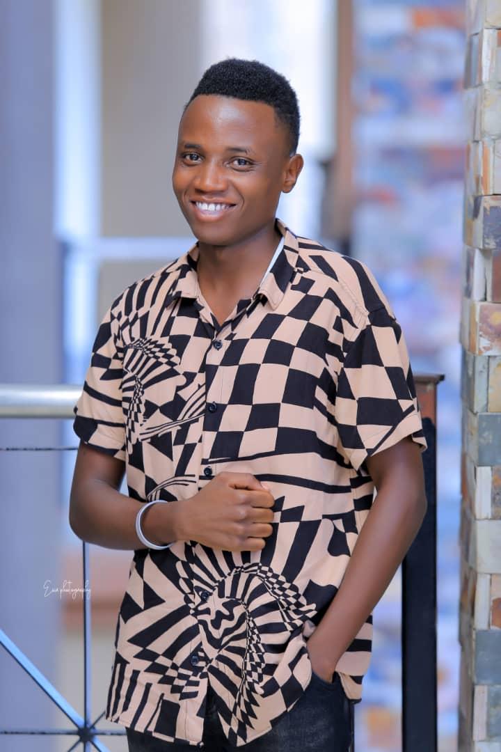 OUT join me as we celebrate the life of this brother 🎂🎂. Happy birthday my top top g @mweenemuhindi 
Enjoy your your day to the fullest 🥂🥂🥃🍷🍺