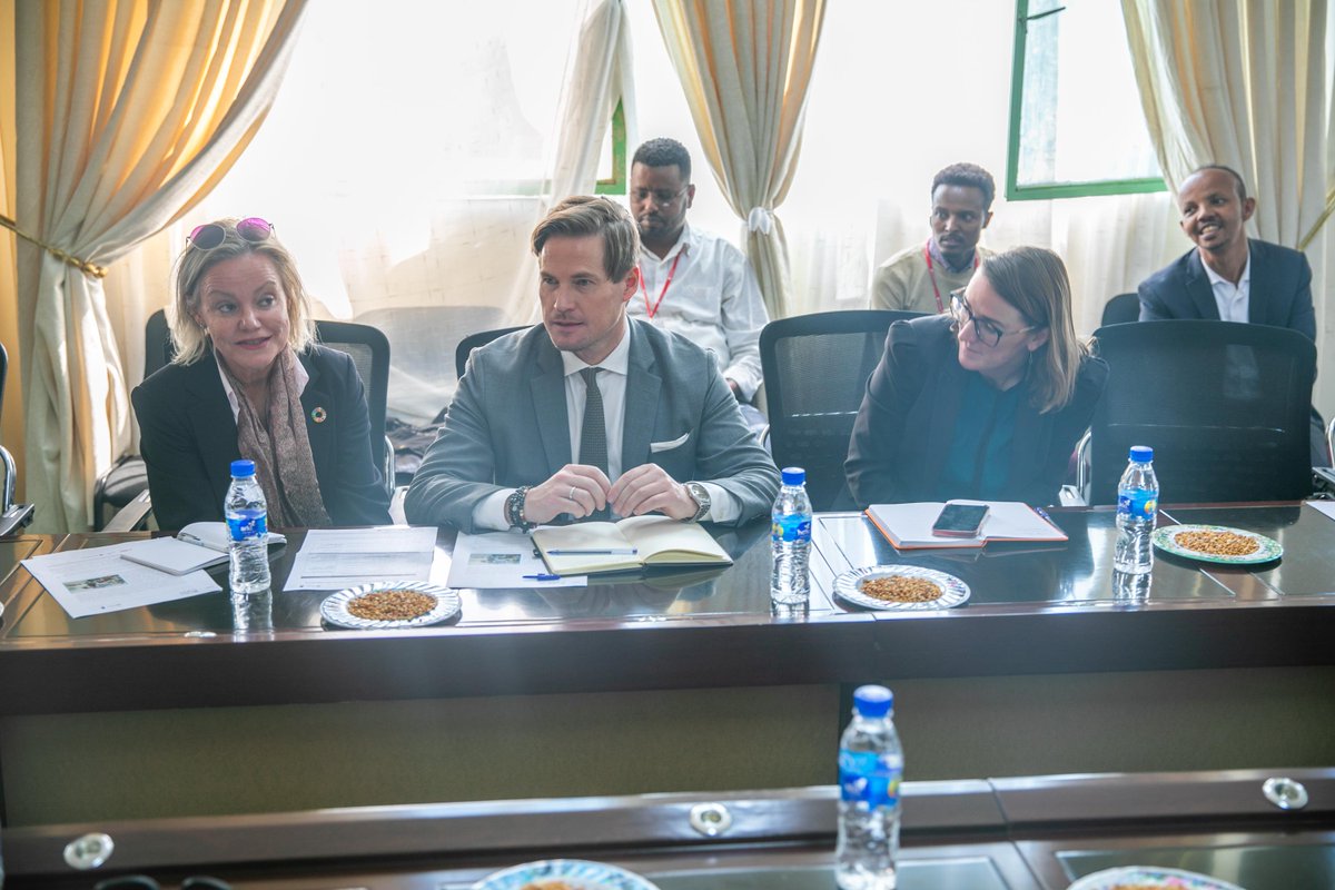 Save_ChildrenET's tweet photo. [1/3 ] Livelihoods Improvement for Women and Youth ( #LIWAY ) from July 2017 - June 2026 funded by @SweinEthiopia and the @NLinEthiopia.

Public private partnership in strengthening the existing TVET system with capacity building trainings and... https://t.co/CjFfurT6pZ