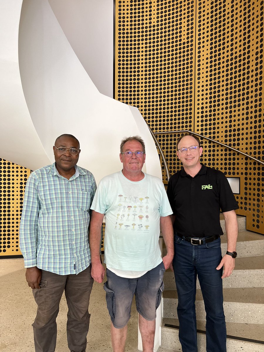 Stimulating, exciting and fun days in Braunschweig with wonderful hosts, Andre, Anne, Rasmus, Marc, Wolfgang, Julia, Yvonne. Sharing a passion for fungi, forests, molecular biology, chemistry. microscopy and science and life in general.