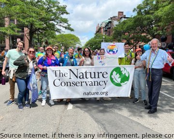 PSwift651678353's tweet image. Our team proudly marched at the 2023 Boston Pride Parade, celebrating diversity and love for all. Let's find acceptance in nature and spread positivity! Happy Pride Month! #BostonPride #PrideMonth @BP4TP #Nature